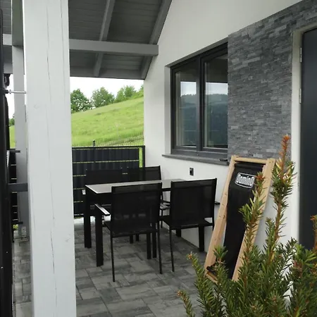 Dom wakacyjny Domino-domek 3 *